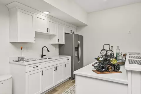 Kitchen - 6038 S Maryland Ave, Springfield, MO 65810 photo 10 of 13