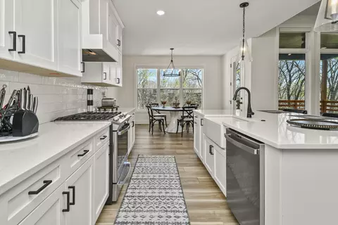 Kitchen - 6038 S Maryland Ave, Springfield, MO 65810 photo 3 of 13