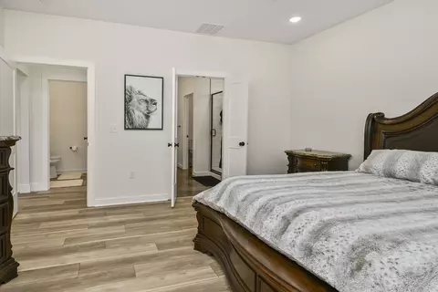 Bedroom - 6038 S Maryland Ave, Springfield, MO 65810 photo 2 of 7