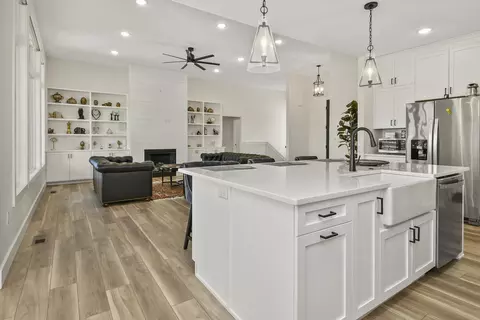 Kitchen - 6038 S Maryland Ave, Springfield, MO 65810 photo 6 of 13