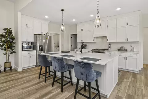Kitchen - 6038 S Maryland Ave, Springfield, MO 65810 photo 1 of 13