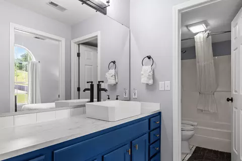 Bath - 490 Abby Ln #8, Branson, MO 65616 photo 1 of 2