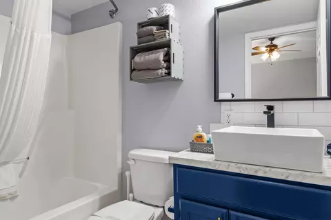 Bath - 490 Abby Ln #8, Branson, MO 65616 photo 2 of 2