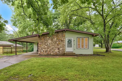 659 Knox Ave, Hollister, MO 65672