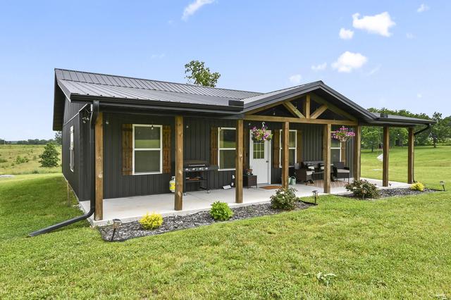 2839 Lois Ln, Mansfield, MO 65704