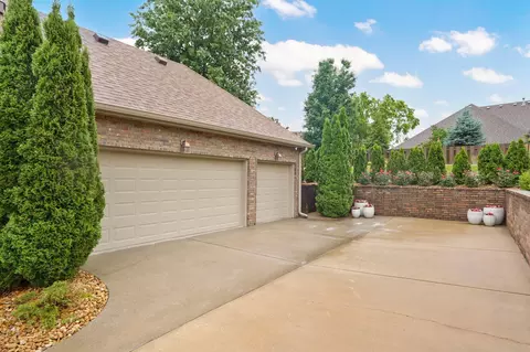 Exterior - 6071 S Overlook Trl, Springfield, MO 65810 photo 6 of 24