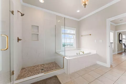 Bath - 121 Lenhart Ln, Branson, MO 65616 photo 7 of 10