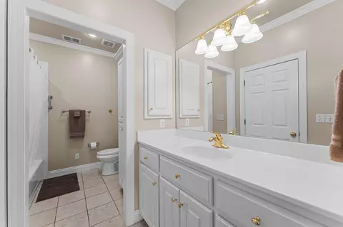 Bath - 121 Lenhart Ln, Branson, MO 65616 photo 9 of 10