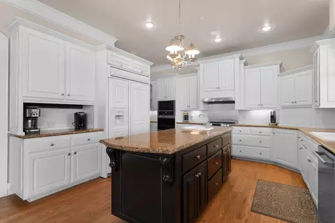 Kitchen - 121 Lenhart Ln, Branson, MO 65616 photo 3 of 4