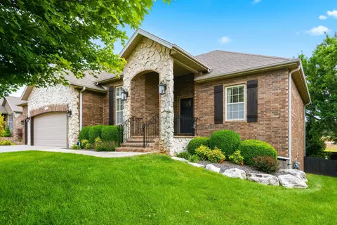 1646 N Waterstone Ave, Springfield, MO 65802