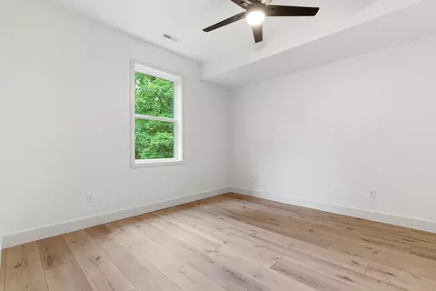 Bedroom - 3714 W Rosebrier Ct, Springfield, MO 65807 photo 5 of 6