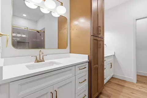 Bath - 3714 W Rosebrier Ct, Springfield, MO 65807 photo 1 of 3