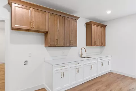Kitchen - 3714 W Rosebrier Ct, Springfield, MO 65807 photo 4 of 4