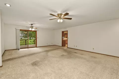 Living - 470 Forest Dr, Marshfield, MO 65706 photo 2 of 5