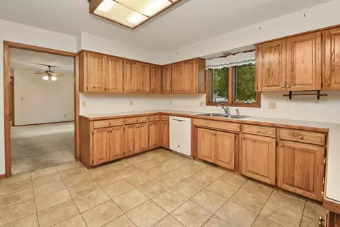 Kitchen - 470 Forest Dr, Marshfield, MO 65706 photo 3 of 8