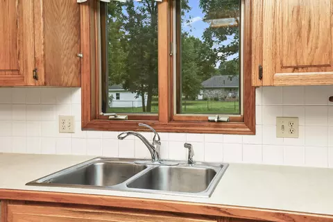 Kitchen - 470 Forest Dr, Marshfield, MO 65706 photo 7 of 8