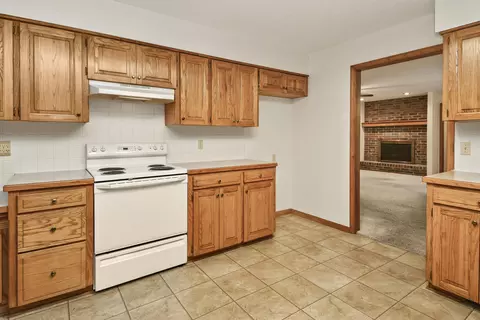 Kitchen - 470 Forest Dr, Marshfield, MO 65706 photo 2 of 8