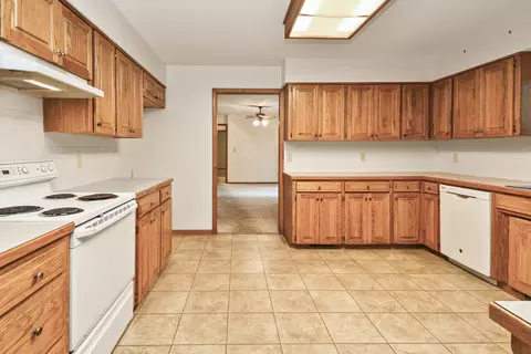 Kitchen - 470 Forest Dr, Marshfield, MO 65706 photo 5 of 8