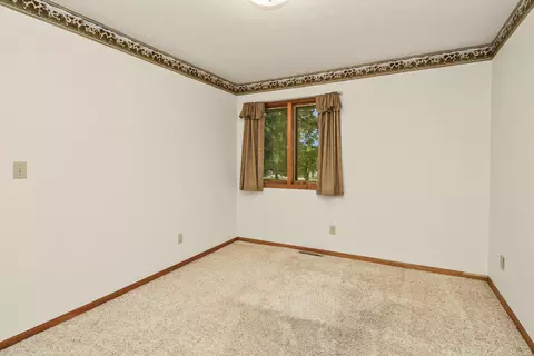 Bedroom - 470 Forest Dr, Marshfield, MO 65706 photo 4 of 7