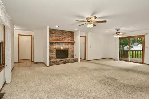 Living - 470 Forest Dr, Marshfield, MO 65706 photo 1 of 5