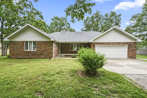 470 Forest Dr, Marshfield, MO 65706