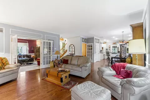 Living - 3850 E Country Pl, Springfield, MO 65809 photo 2 of 7