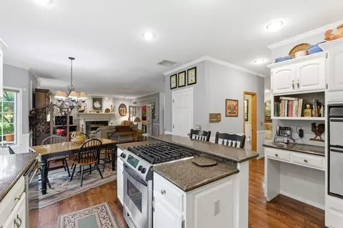 Kitchen - 3850 E Country Pl, Springfield, MO 65809 photo 6 of 6