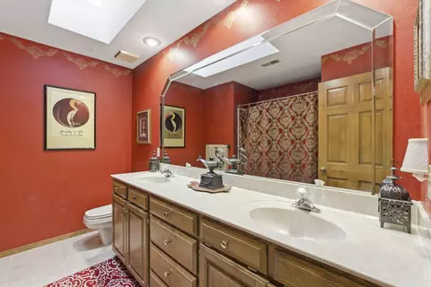 Bath - 3850 E Country Pl, Springfield, MO 65809 photo 5 of 6