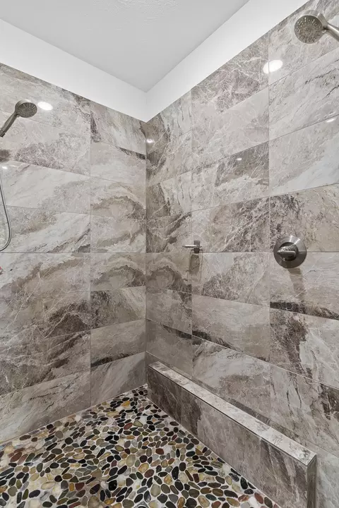 Bath - 6482 Long Beach Rd, Branson, MO 65616 photo 1 of 4