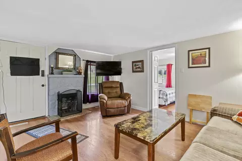 Living - 6482 Long Beach Rd, Branson, MO 65616 photo 5 of 8