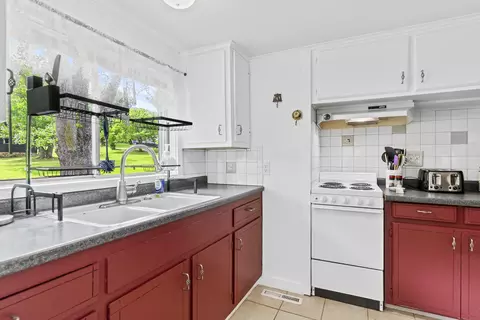 Kitchen - 6482 Long Beach Rd, Branson, MO 65616 photo 9 of 9