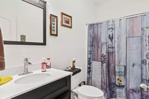 Bath - 6482 Long Beach Rd, Branson, MO 65616 photo 3 of 4