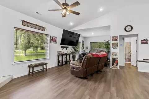Entry Way - 6482 Long Beach Rd, Branson, MO 65616 photo 2 of 2