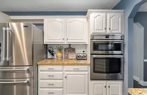 Kitchen - 3532 W Suzanne Pl, Springfield, MO 65810 photo 3 of 3