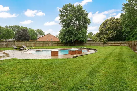 Exterior - 3532 W Suzanne Pl, Springfield, MO 65810 photo 15 of 16