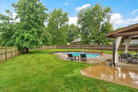 Exterior - 3532 W Suzanne Pl, Springfield, MO 65810 photo 9 of 16