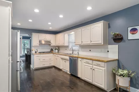 Kitchen - 3532 W Suzanne Pl, Springfield, MO 65810 photo 1 of 3