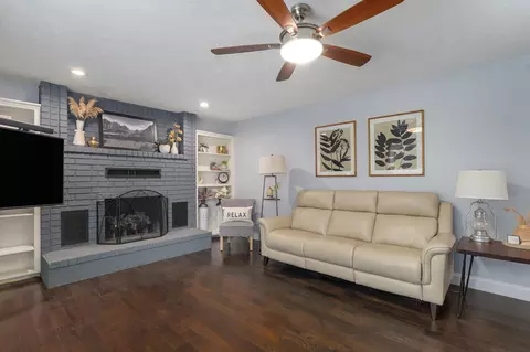 Living - 3532 W Suzanne Pl, Springfield, MO 65810 photo 5 of 5