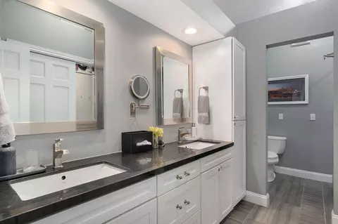 Bath - 3532 W Suzanne Pl, Springfield, MO 65810 photo 2 of 5