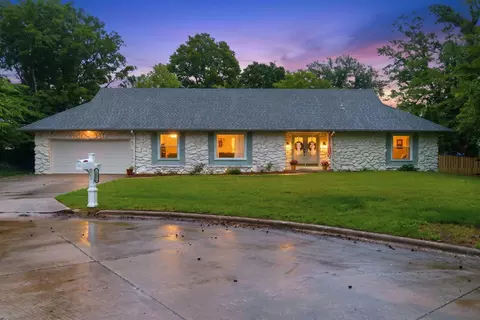 Exterior - 3312 S Graystone Pl, Springfield, MO 65804 photo 3 of 10