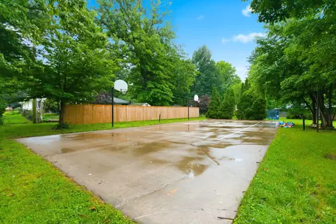 Exterior - 3312 S Graystone Pl, Springfield, MO 65804 photo 8 of 10