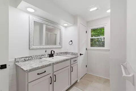 Bath - 3312 S Graystone Pl, Springfield, MO 65804 photo 5 of 5