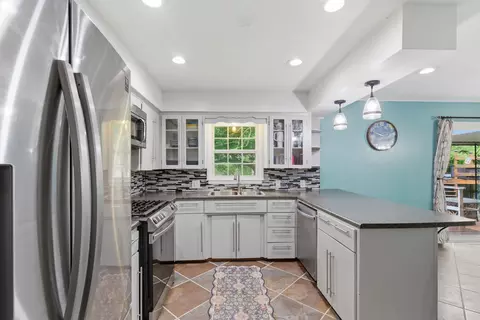 2067 S Linden Ave, Springfield, MO 65804 photo 9