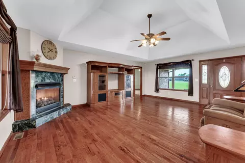 Living - 350 Alice Pl, Ozark, MO 65721 photo 3 of 4