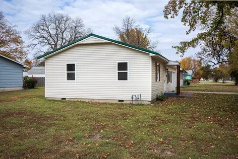 1507 Cherry St, Lamar, MO 64759 photo 7