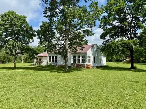351 6th St, Summersville, MO 65571