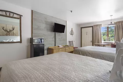 Bedroom - 982 Indian Point Rd #229, Branson, MO 65616 photo 6 of 7