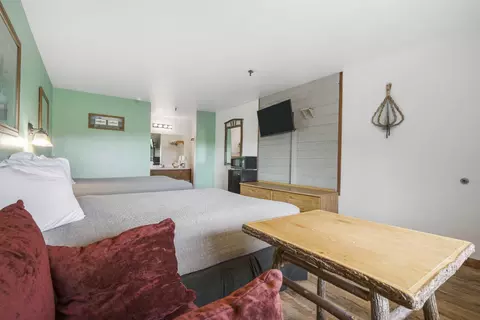 Bedroom - 982 Indian Point Rd #229, Branson, MO 65616 photo 2 of 7