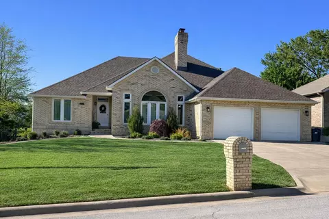 Exterior - 4821 E Cherokee St, Springfield, MO 65809 photo 3 of 8