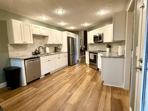 Kitchen - 4821 E Cherokee St, Springfield, MO 65809 photo 3 of 6